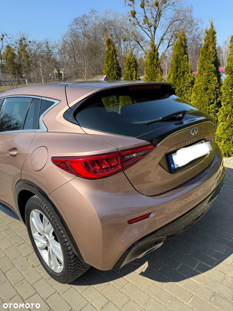 Infiniti Q30 1.5d Business 7DCT - 9