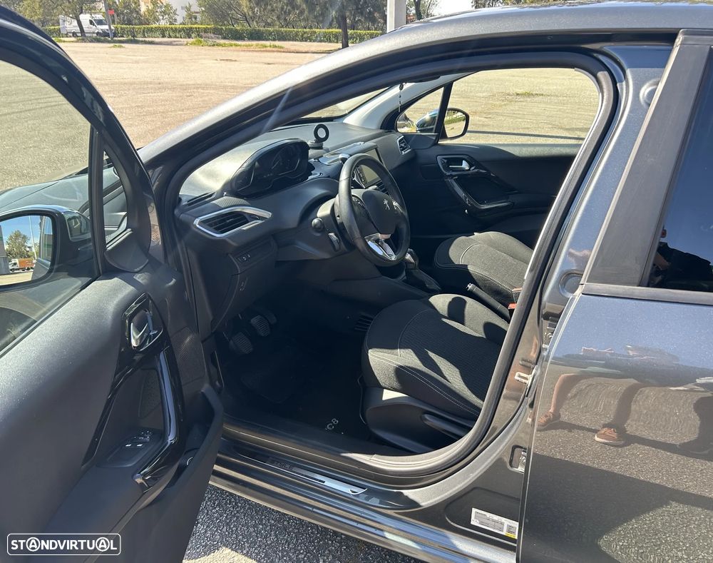 Peugeot 208 1.2 PureTech Style - 9