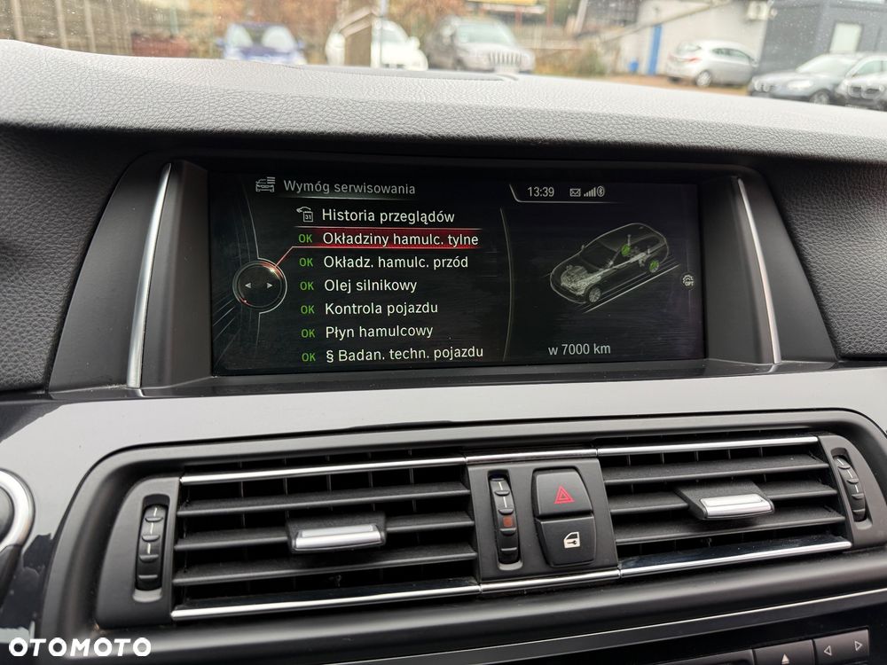 BMW Seria 5 525d - 35