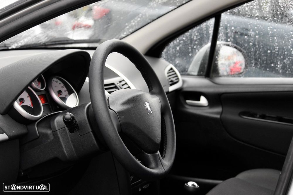 Peugeot 207 1.4 HDi Premium - 11