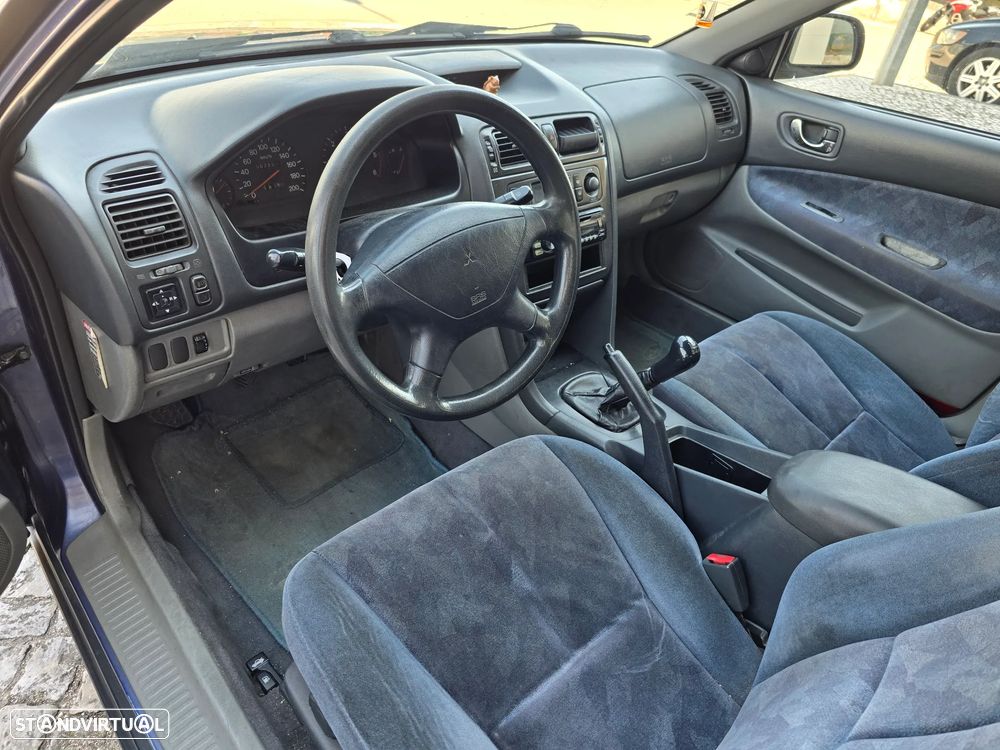 Mitsubishi Galant Sedan 2.0 GLS TD - 7