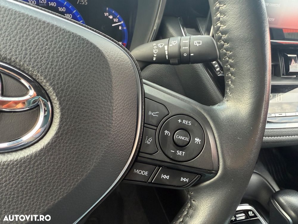 Toyota Corolla 1.8 Business Edition - 29