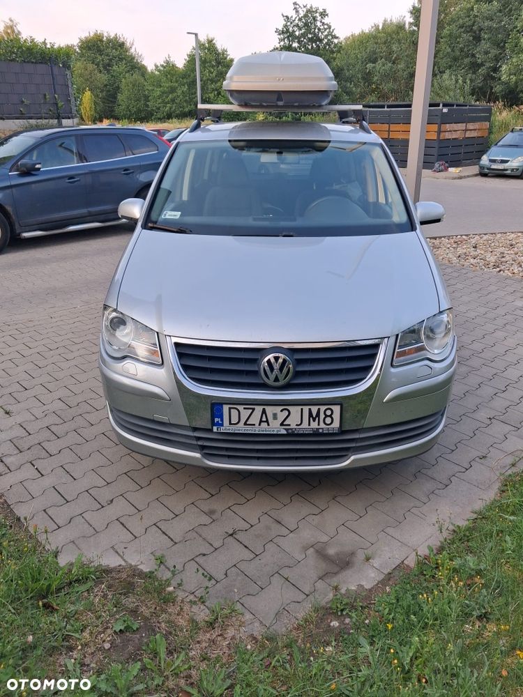 Volkswagen Touran - 1