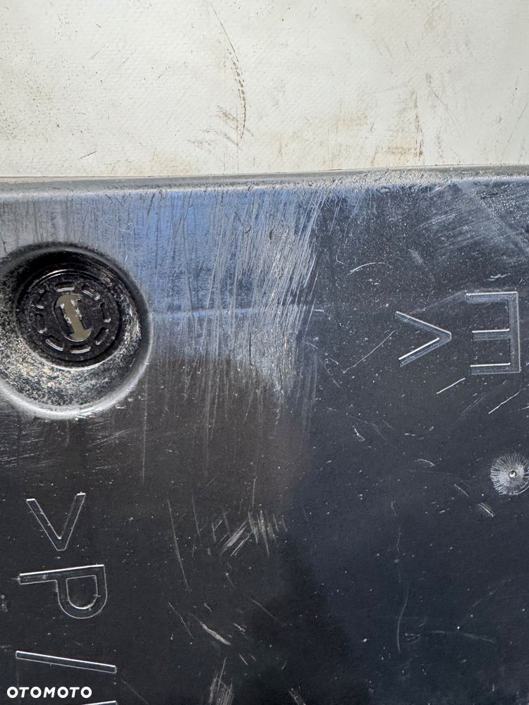 MA-73 OSŁONA ZBIRONIKA ADBLUE - 2