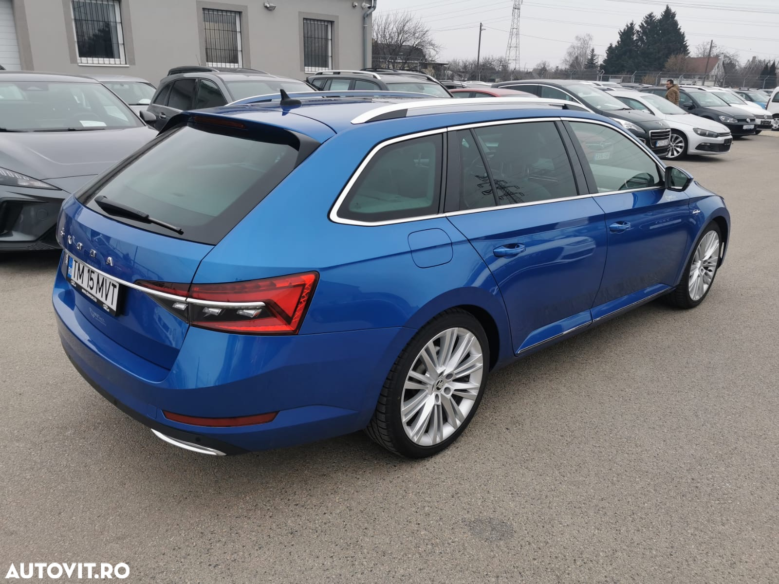 Skoda Superb 2.0 TDI 4X4 DSG Laurin & Klement - 3