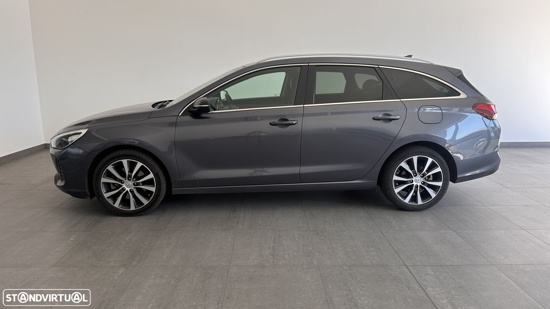 Hyundai i30 1.6 CRDI Comfort+Navi - 26