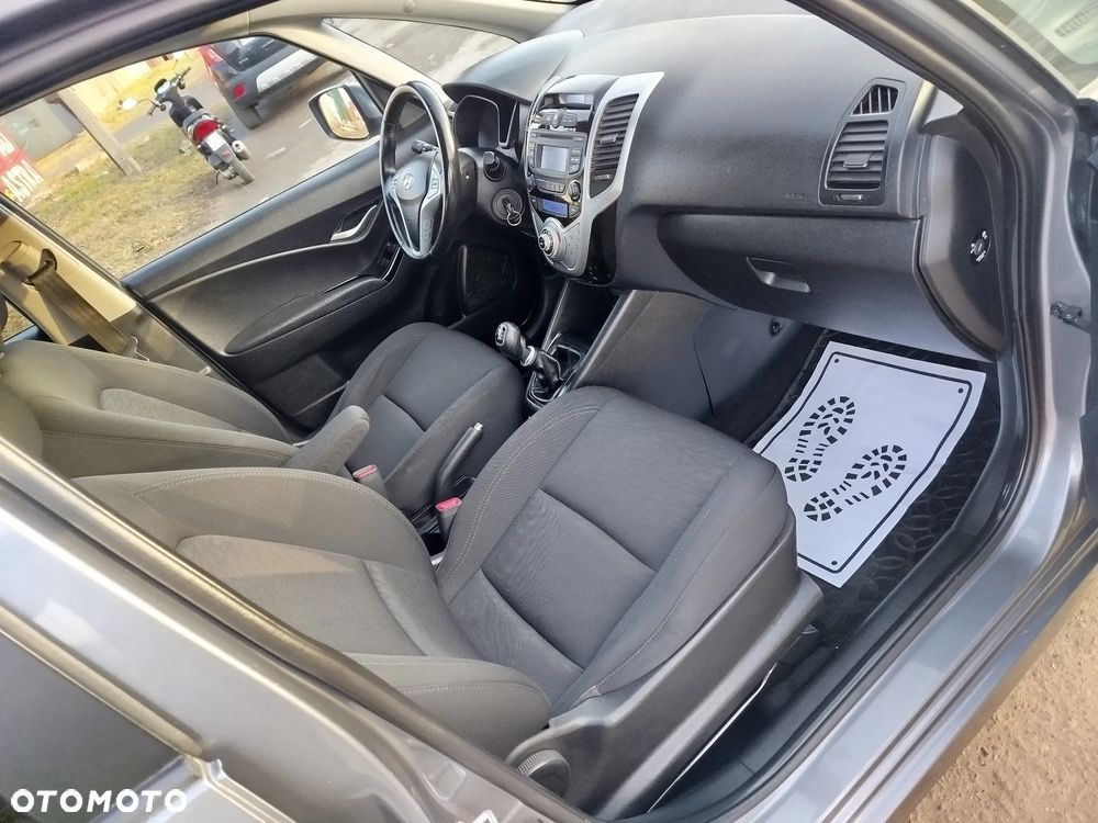 Hyundai ix20 1.6 CRDi Fifa World Cup Edition - 31