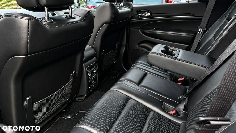 Jeep Grand Cherokee - 9