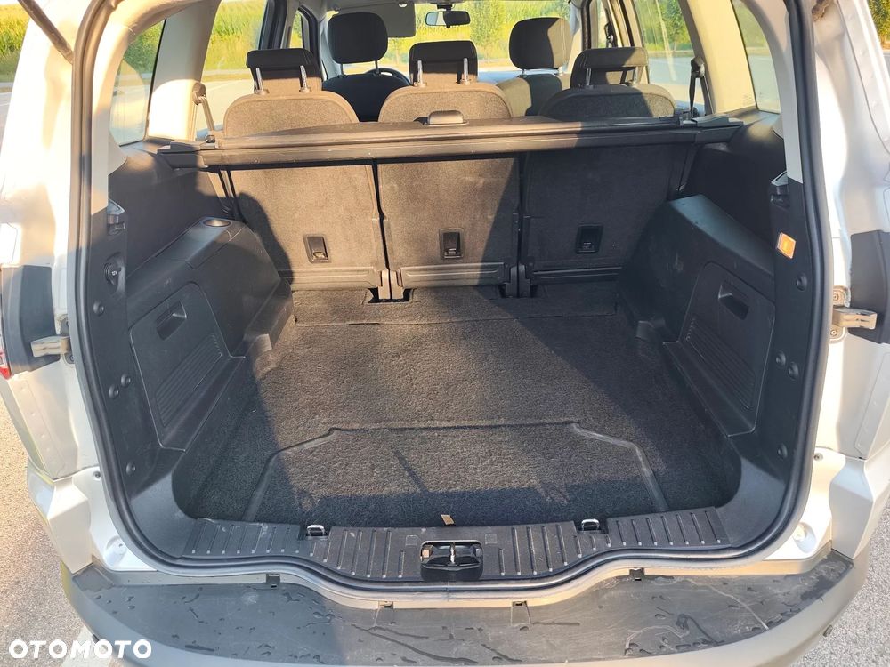 Ford S-Max - 13