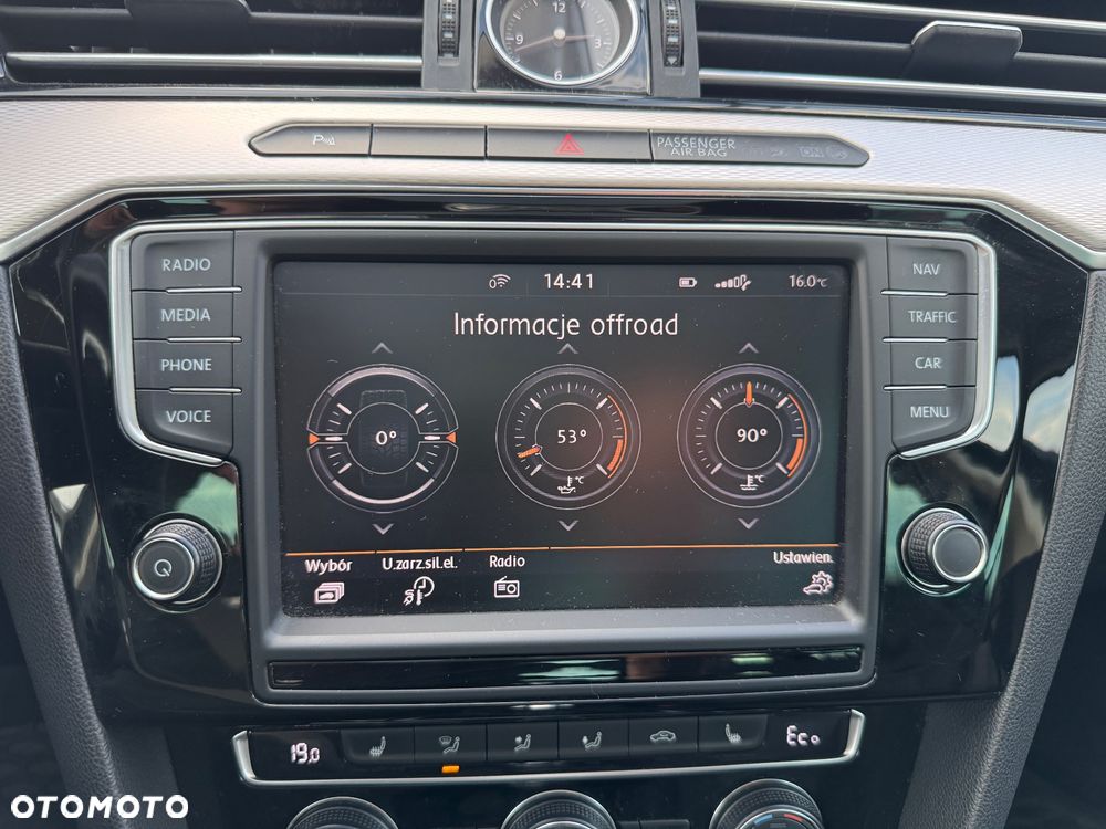 Volkswagen Passat - 29