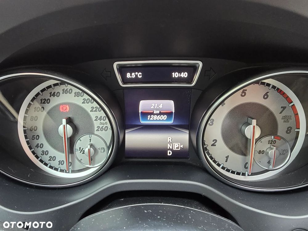 Mercedes-Benz CLA 250 4-Matic AMG Line - 7