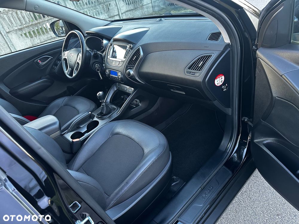 Hyundai ix35 1.6 2WD Fifa World Cup Edition - 12