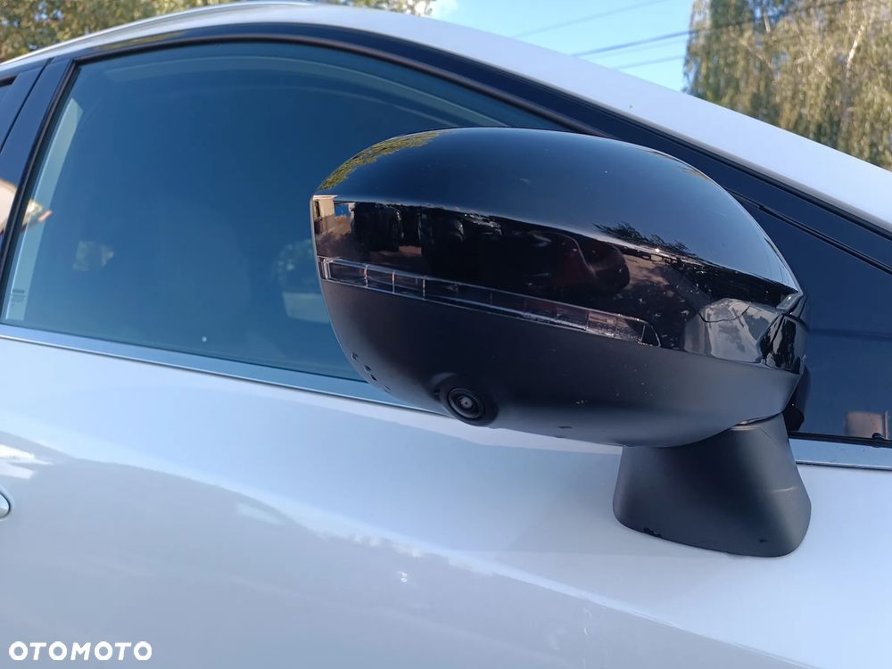 Nissan Qashqai 1.3 DIG-T mHEV N-Connecta Xtronic - 23