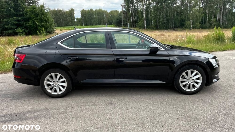 Skoda Superb 2.0 TDI SCR Ambition DSG - 4