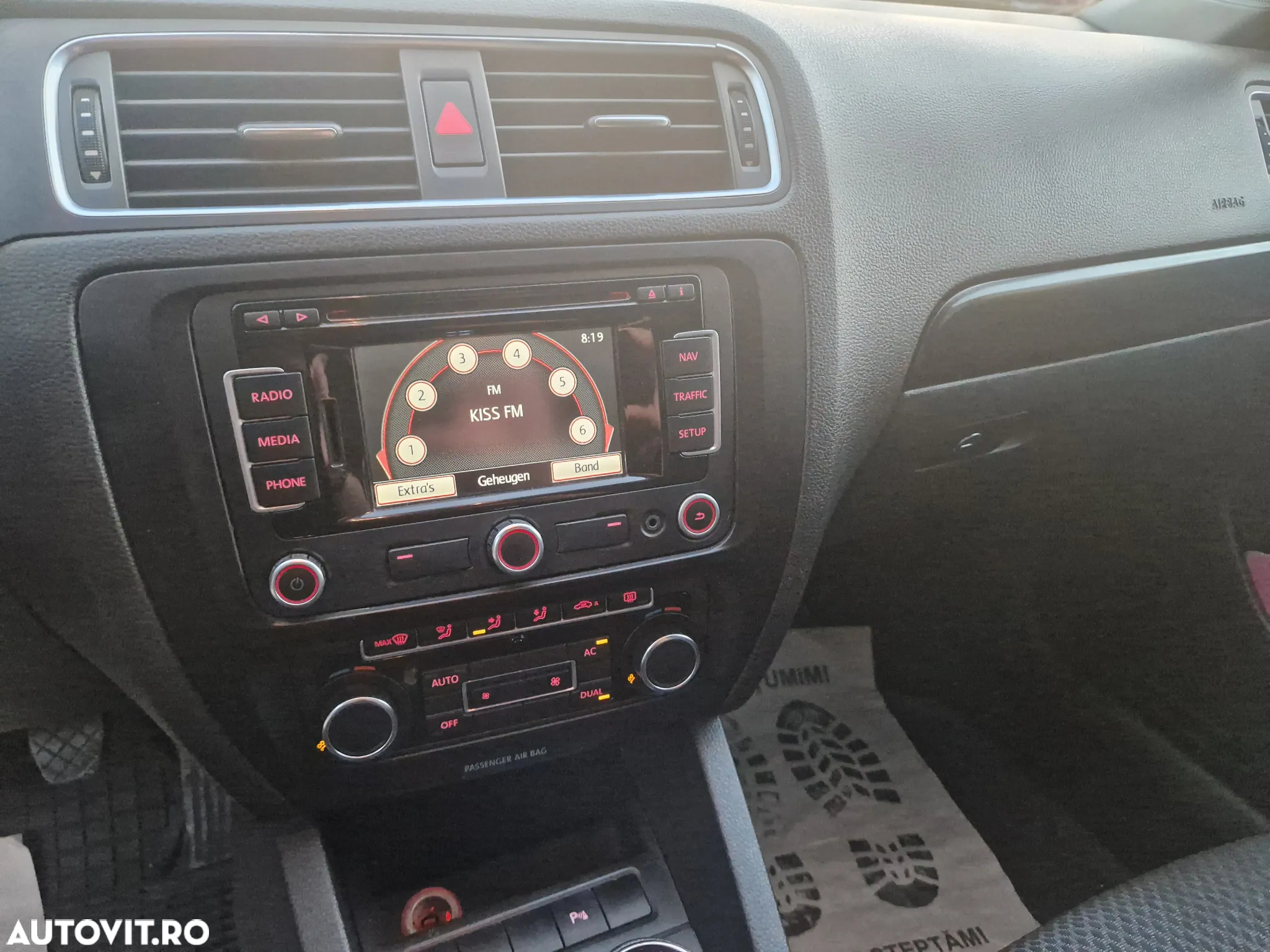 Volkswagen Jetta 1.6 TDI Blue Motion Technology Comfortline - 8