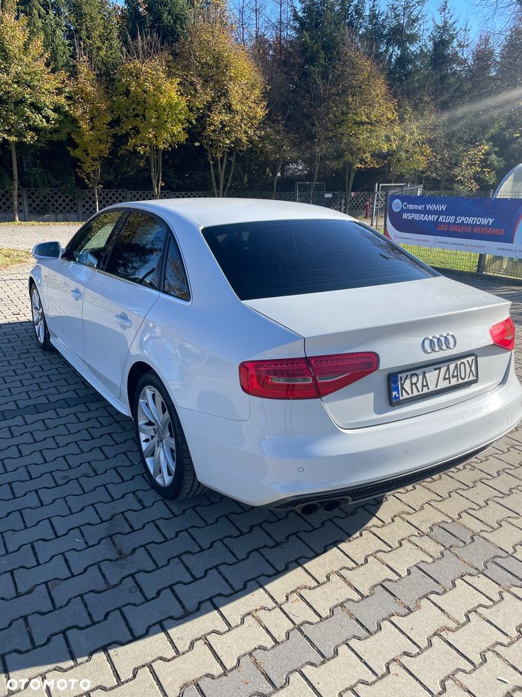 Audi A4 Limousine - 4