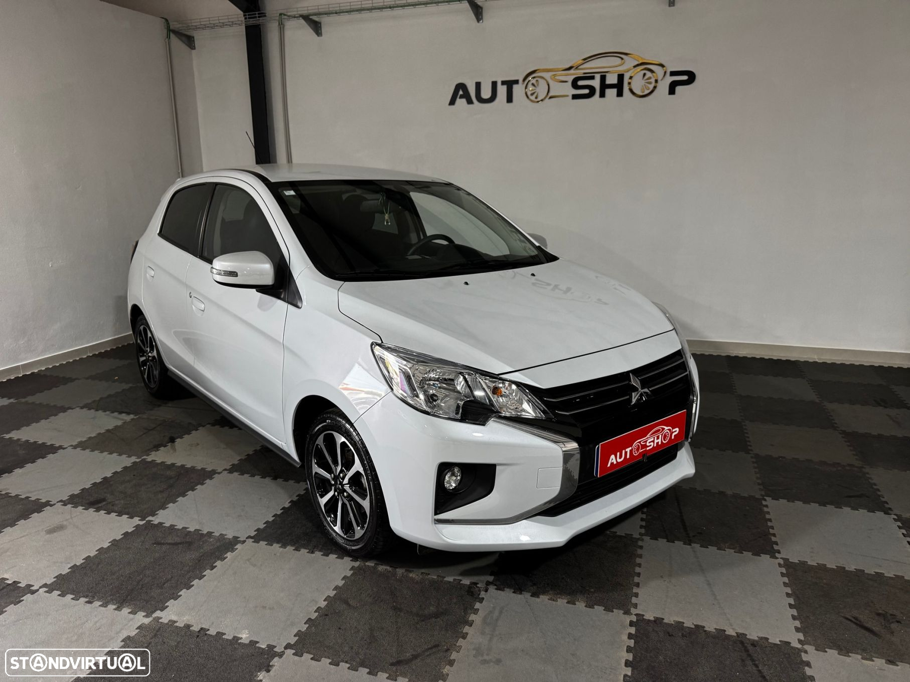Mitsubishi Space Star 1.2 Intense Connect Edition - 2