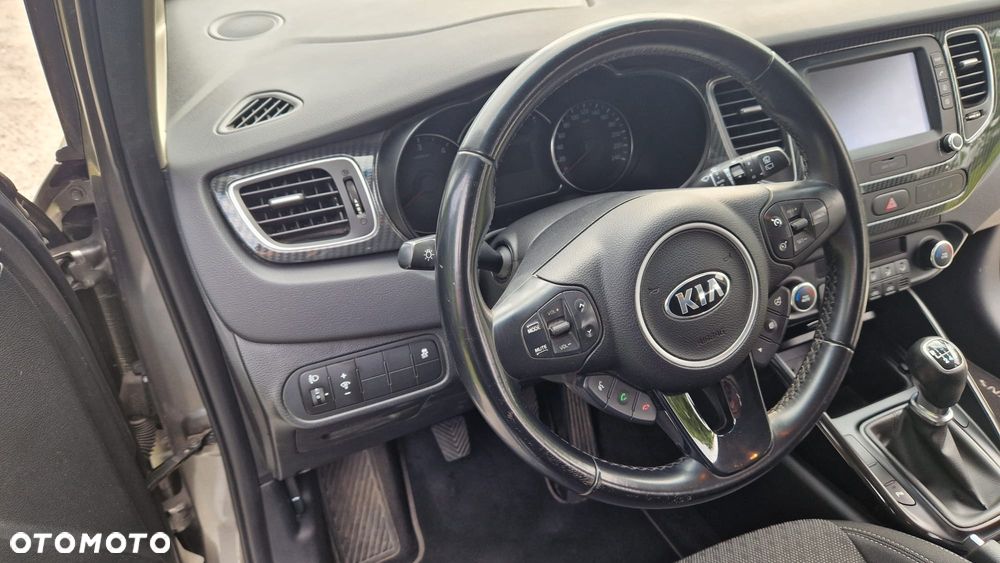 Kia Carens 1.7 CRDi M 7os EU6 - 16