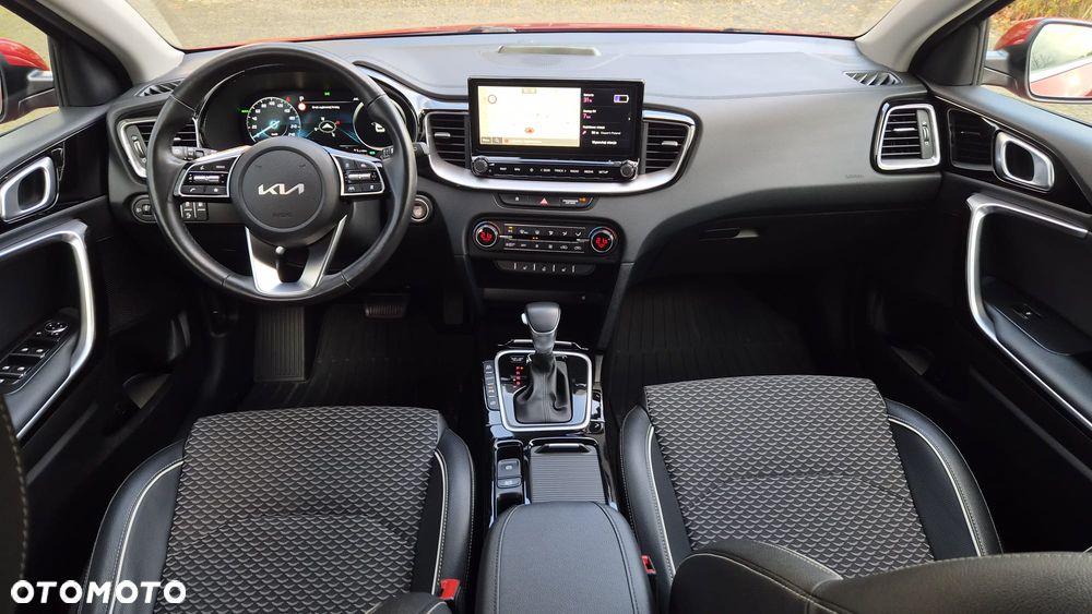 Kia Ceed 1.6 GDI PHEV Business Line DCT - 32