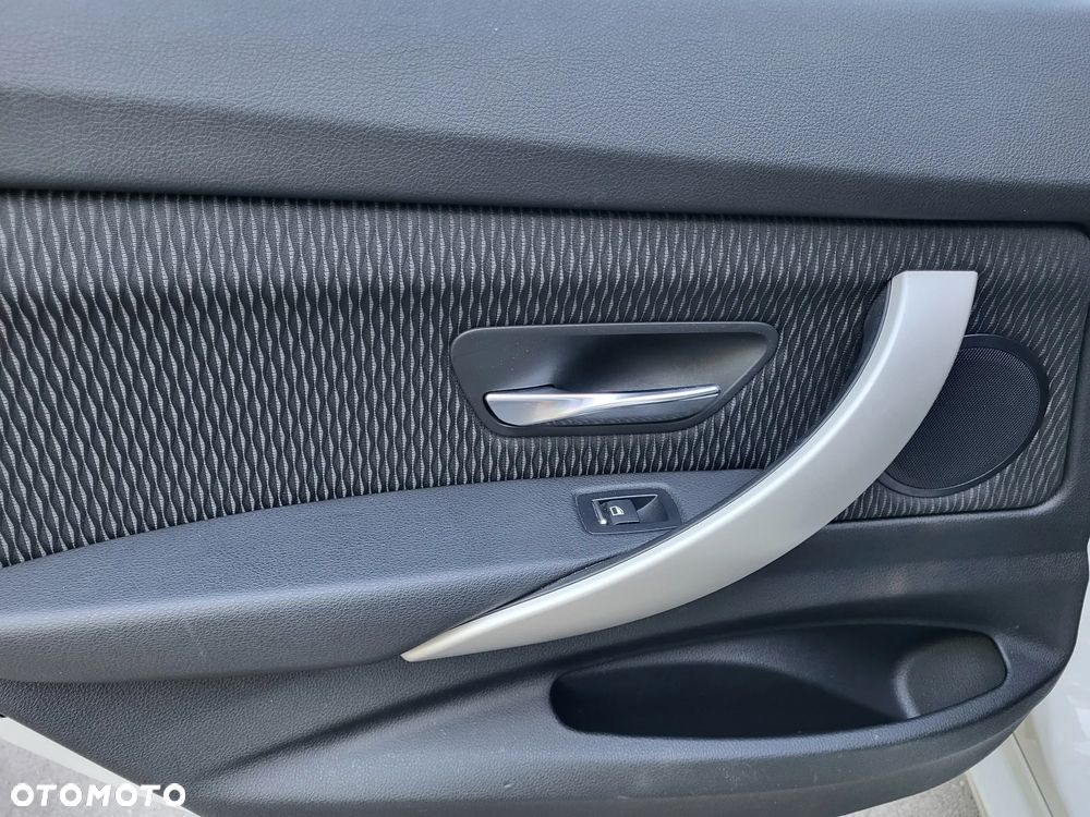 BMW Seria 3 318d Business Edition - 12