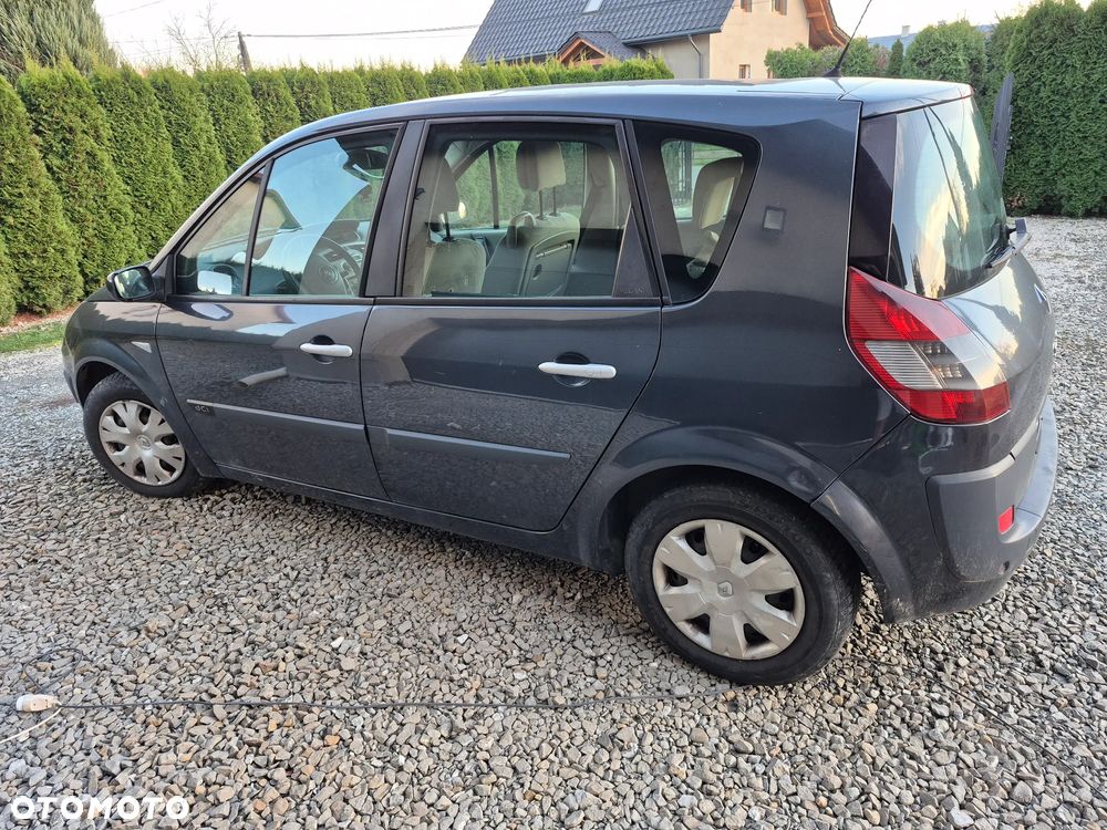 Renault Scenic - 1