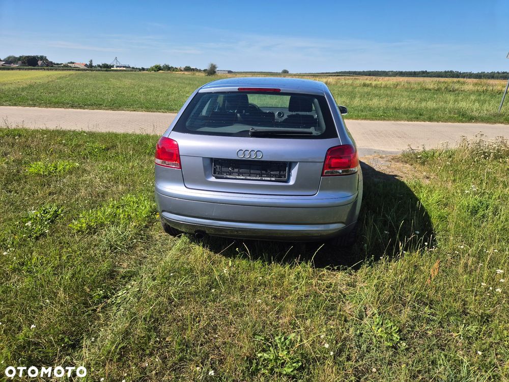 Audi A3 Sportback - 3