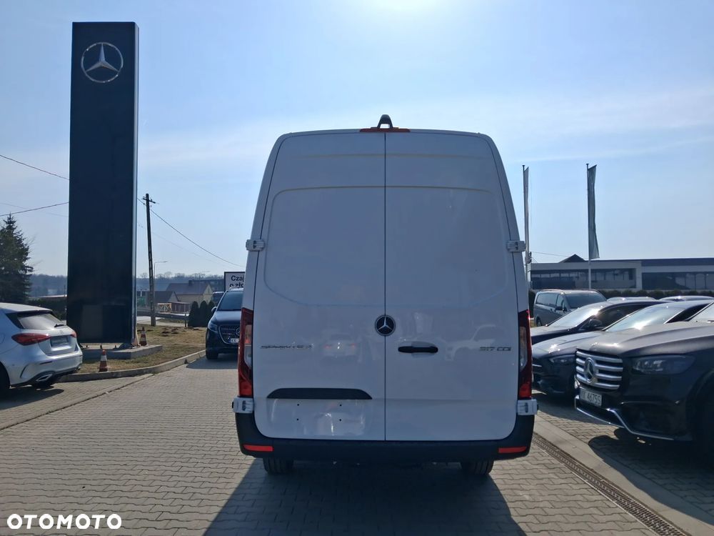 Mercedes-Benz Sprinter - 7