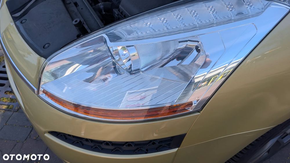Citroën C4 Picasso 1.8 16V Confort - 20