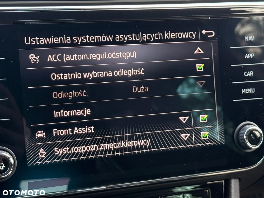 Skoda Superb 2.0 TDI SCR Sportline DSG - 34