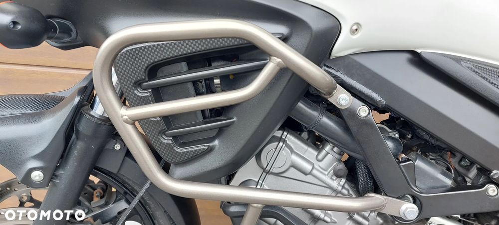 Suzuki V-STROM - 13
