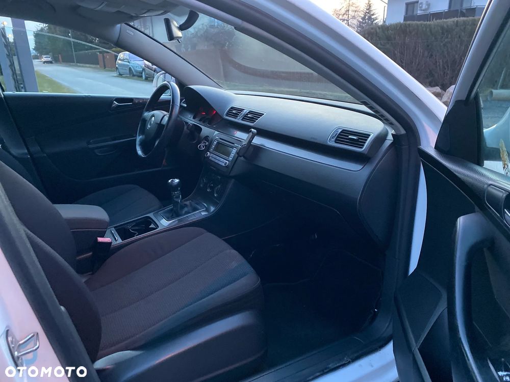 Volkswagen Passat 1.9 TDI Individual - 8
