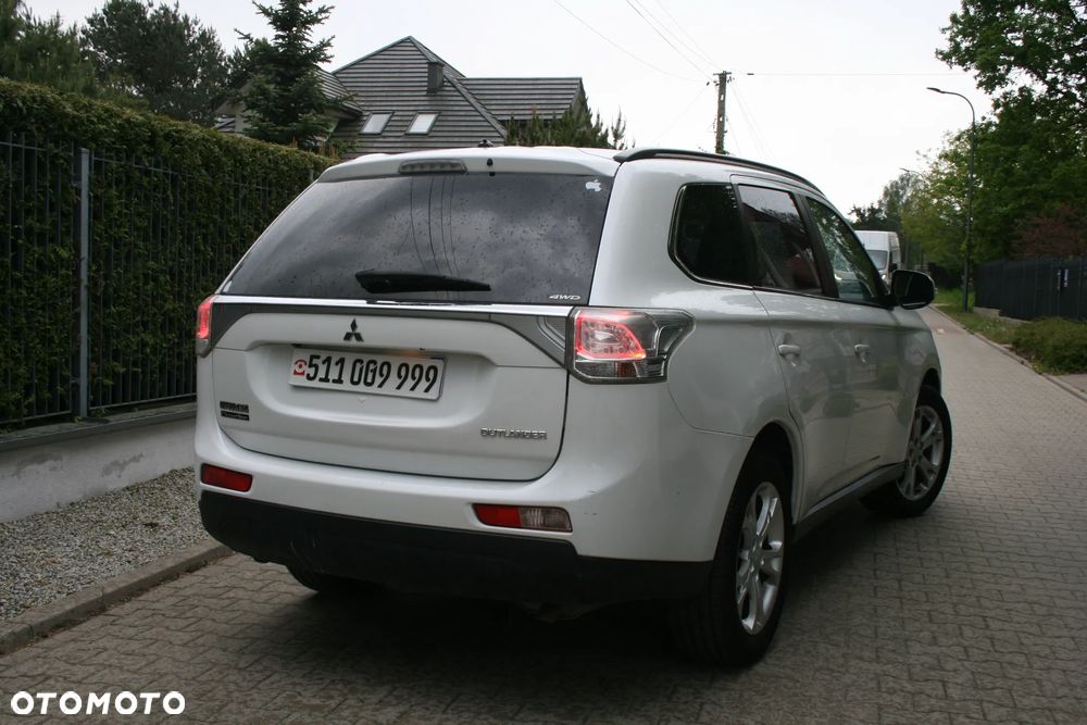 Mitsubishi Outlander 2.2 DID Intense - 5