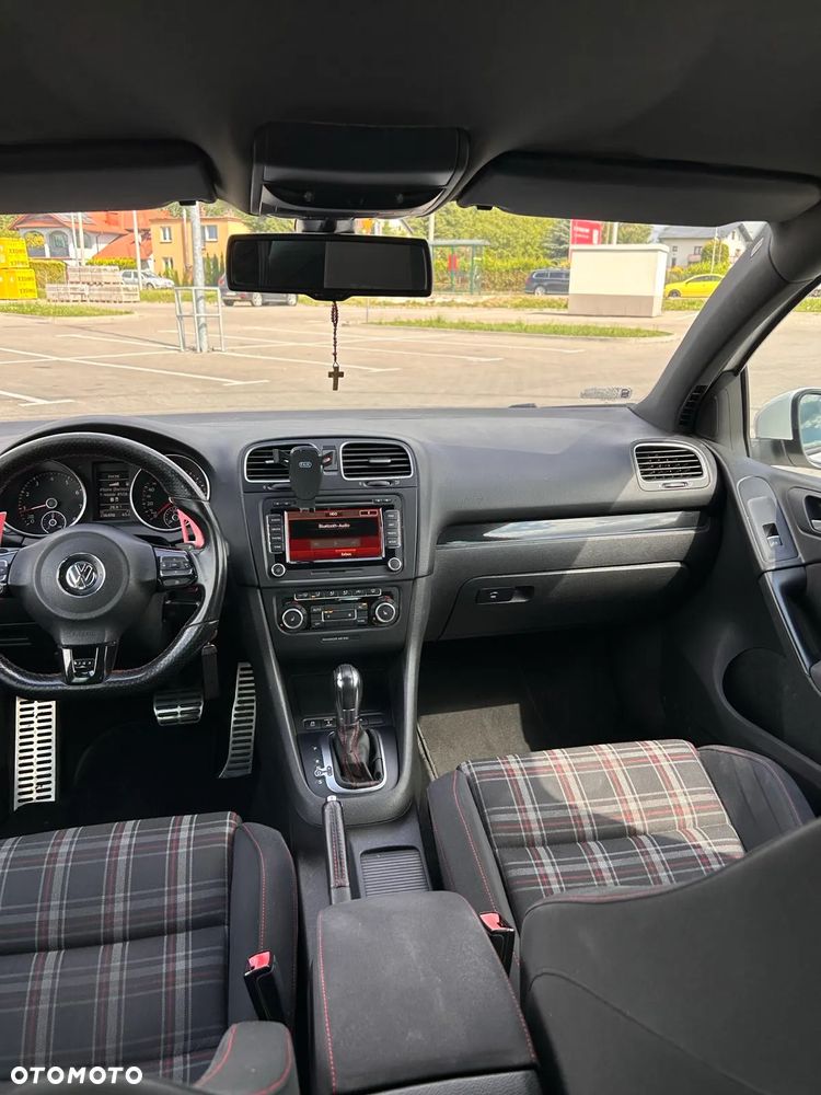 Volkswagen Golf VI 2.0 TSI GTI DSG - 12