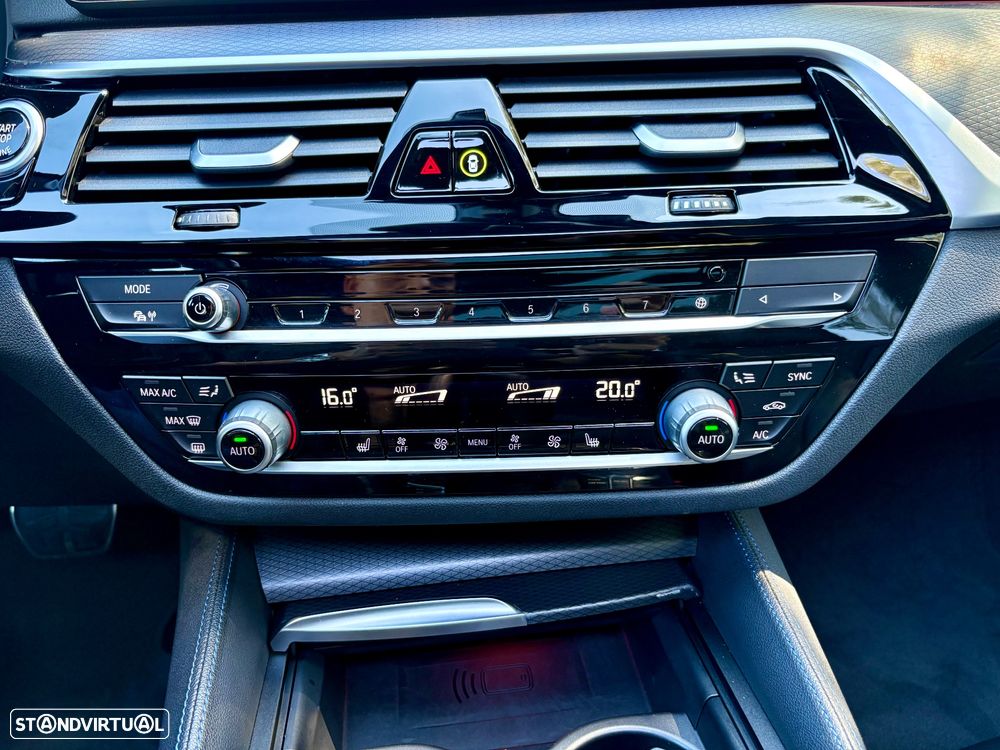 BMW 520 d Pack Desportivo M Auto - 23