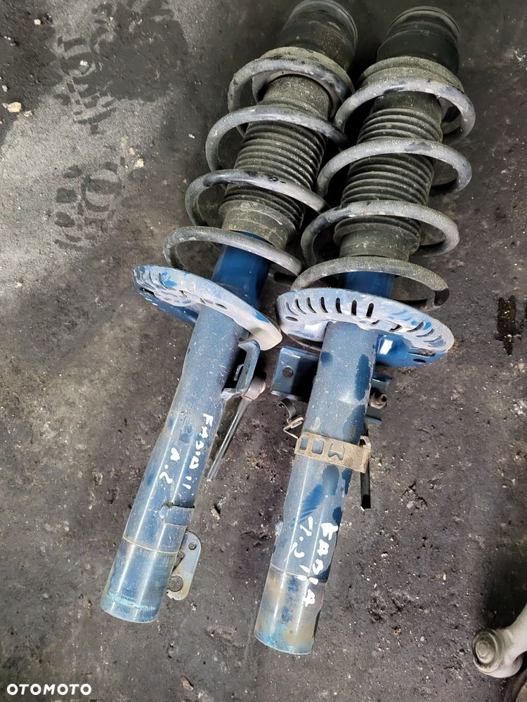 Amortyzatory przednie skoda fabia 2 1.2 benzyna komplet