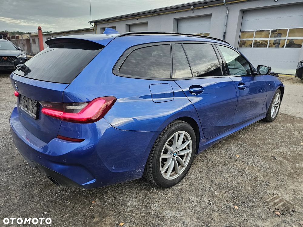 BMW Seria 3 320d xDrive Edition M Sport Shadow - 11