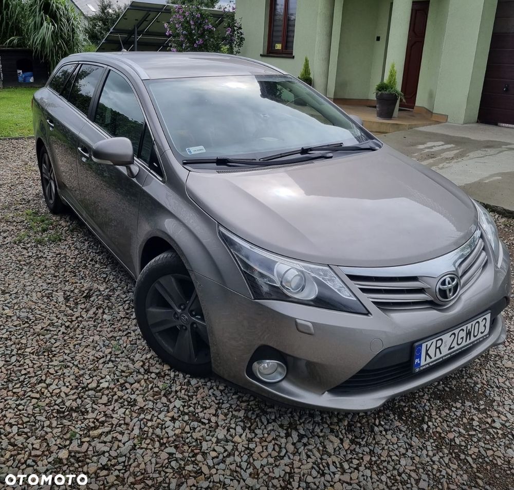 Toyota Avensis 2.0 D-4D Active - 1
