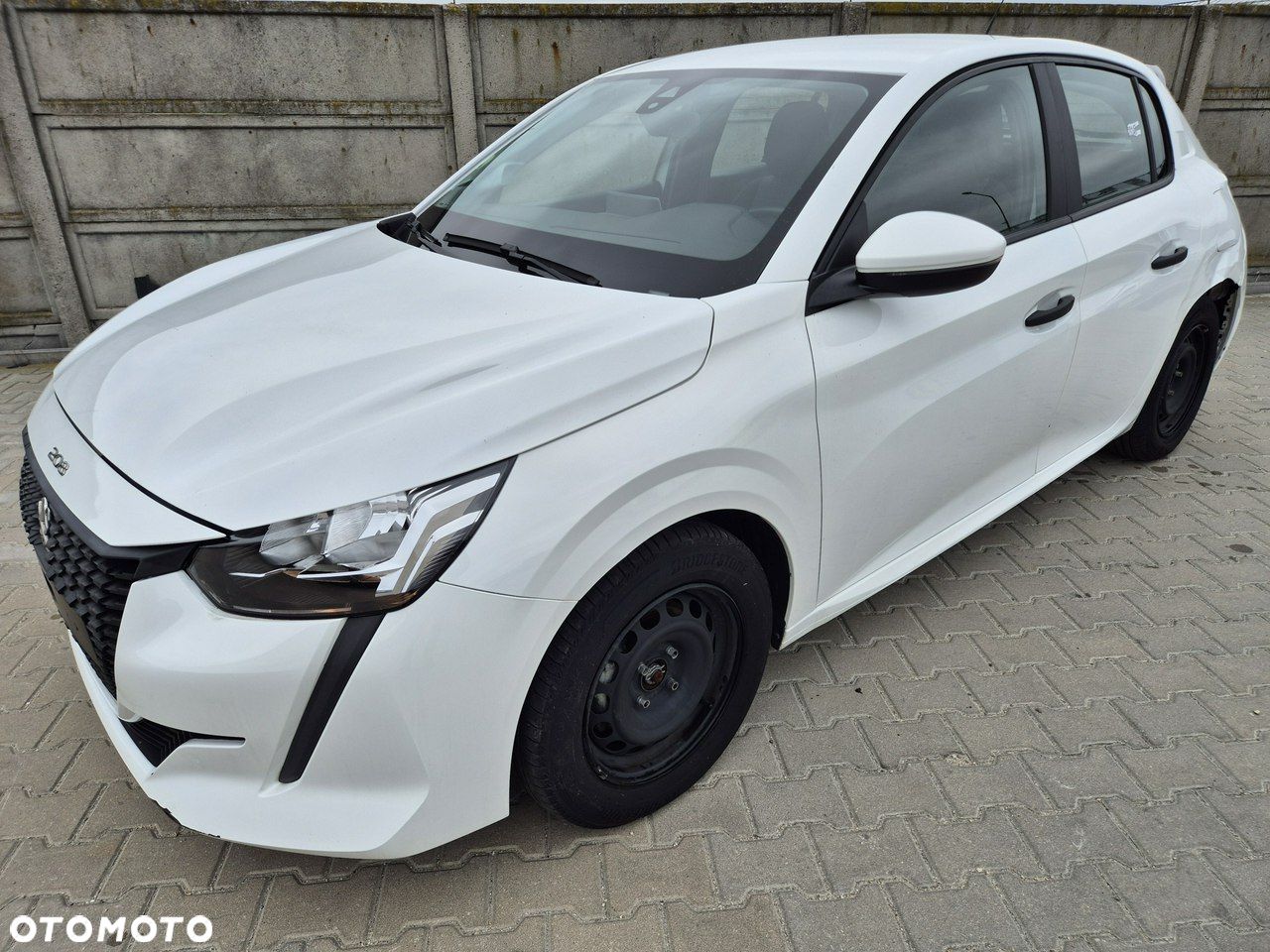 Peugeot 208 - 1