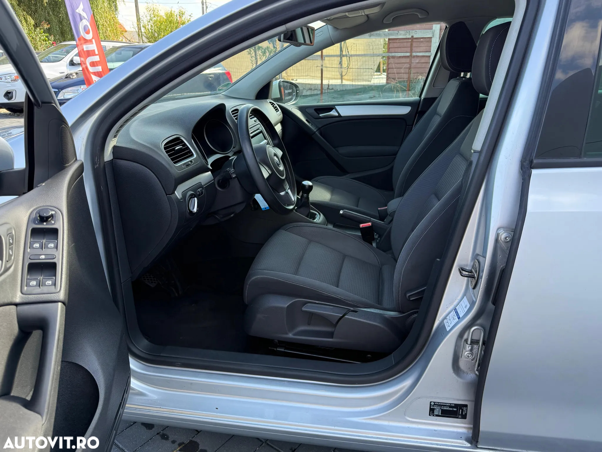 Volkswagen Golf - 8