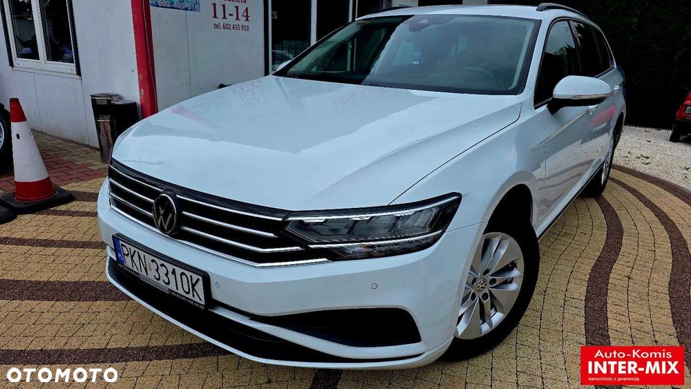 Volkswagen Passat - 1