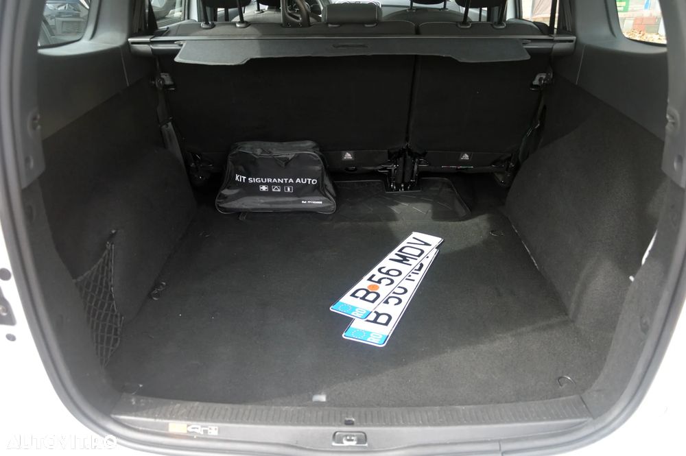 Dacia Lodgy - 30