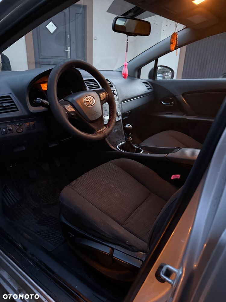 Toyota Avensis 2.0 D-4D Luna - 27