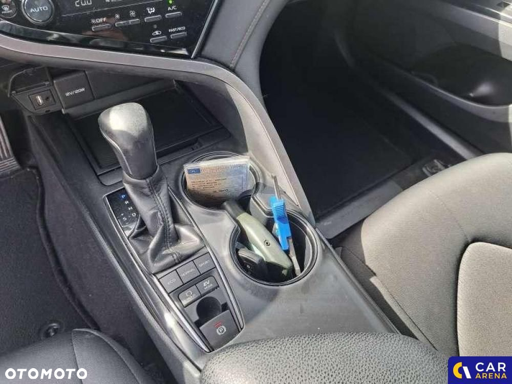 Toyota Camry - 21