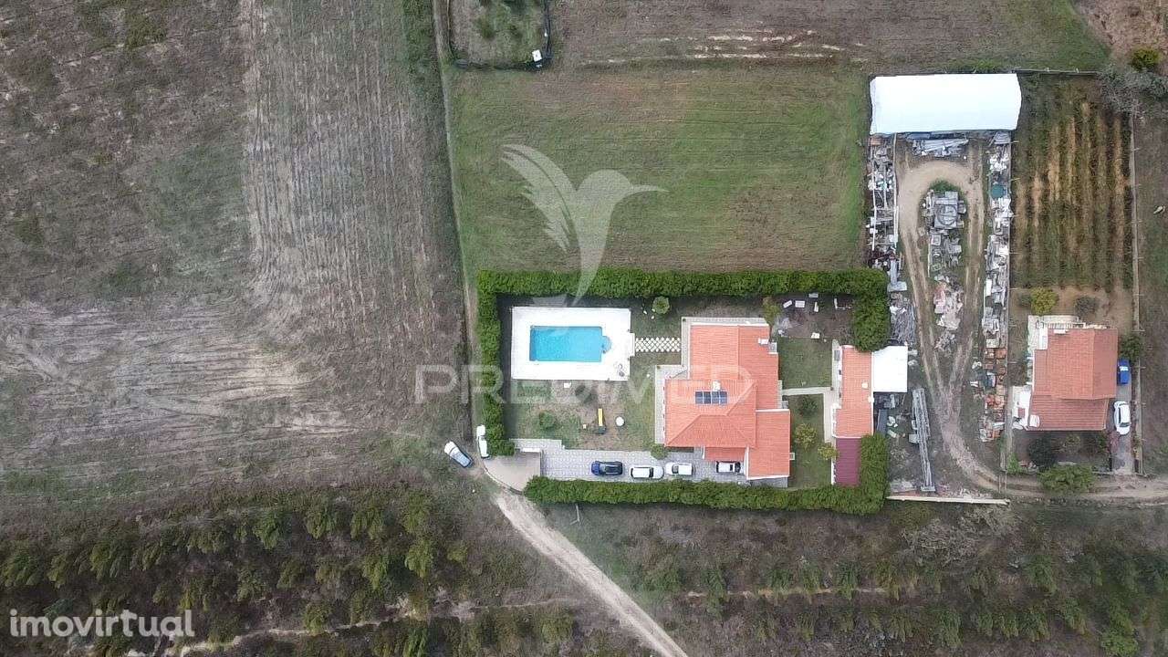 Moradia T4 - Grande imagem: 4/16