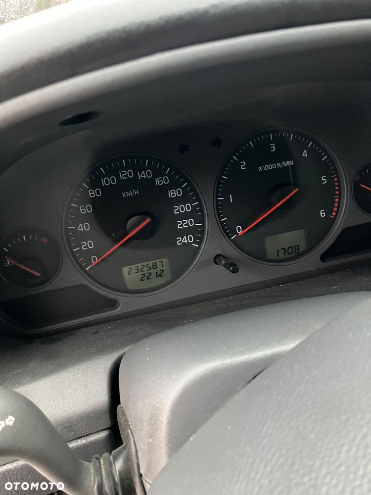 Volvo V40 1.9D - 10