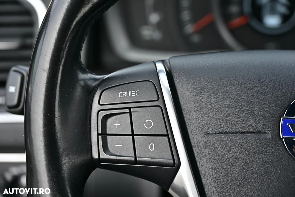 Volvo XC 60 D5 AWD Geartronic Summum - 22