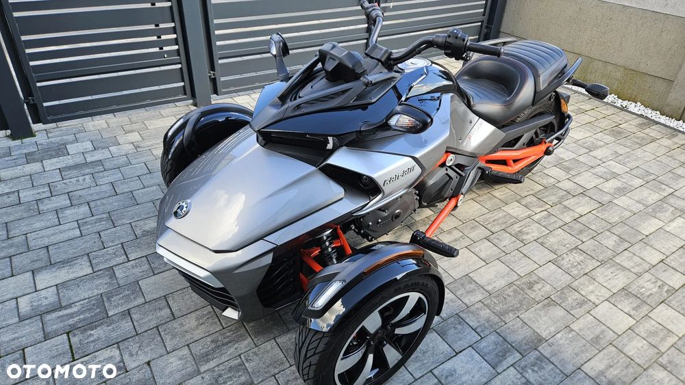 Can-Am Spyder - 2