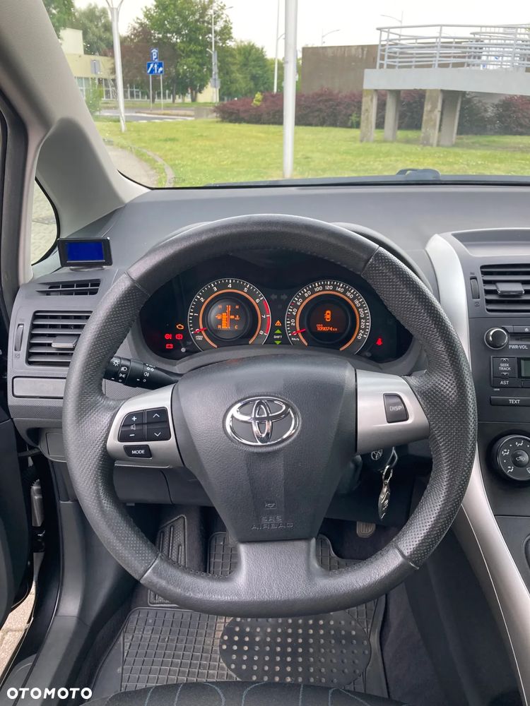 Toyota Auris - 5