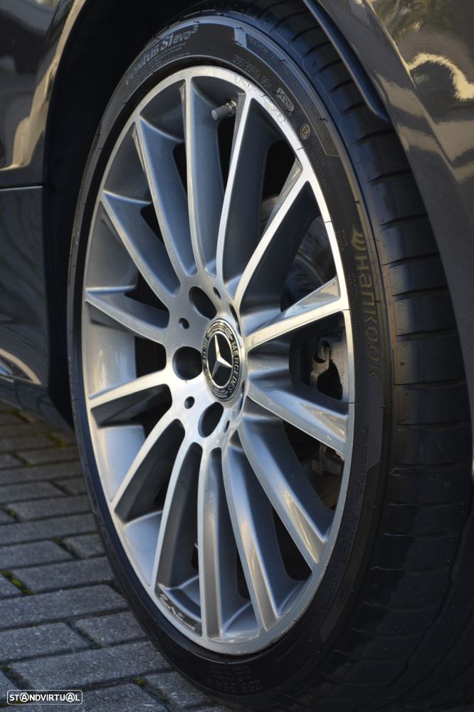 Mercedes-Benz C 300 AMG Line - 11