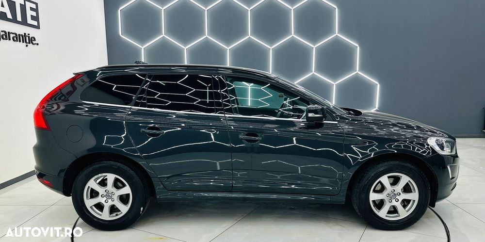 Volvo XC 60 D3 Momentum - 33